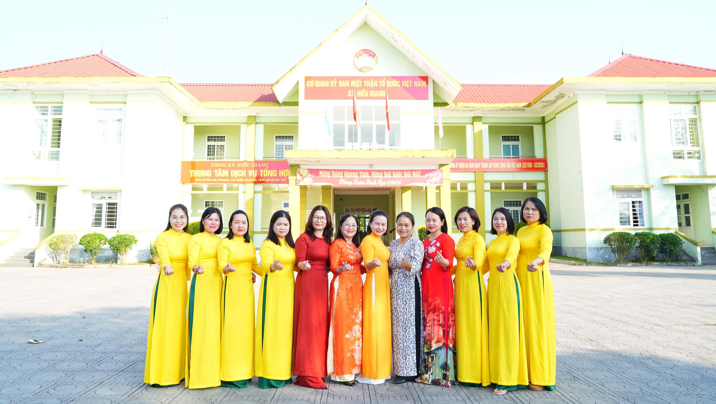 Phụ nữ Hiếu Giang hưởng ứng “Tuần lễ Áo dài”