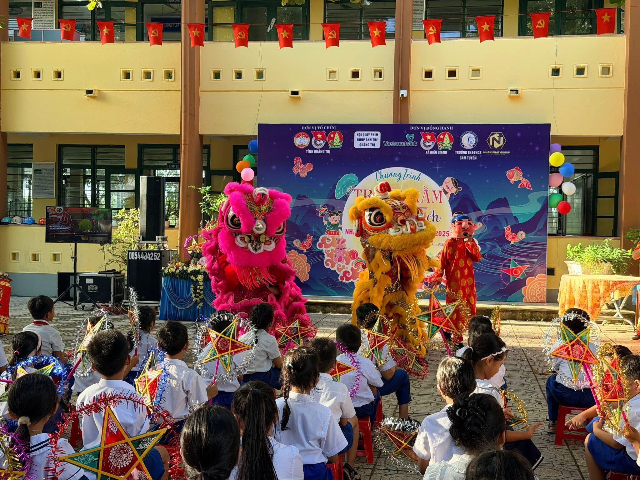 Tỉnh đoàn Quảng Trị tổ chức chương trình “Trăng rằm cổ tích” tại xã Hiếu Giang