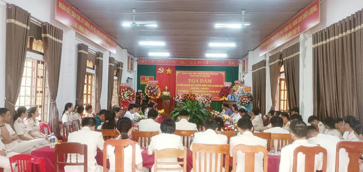 Công an xã Hiếu Giang gặp mặt kỷ niệm 80 năm ngày truyền thống Công an Nhân dân Việt Nam