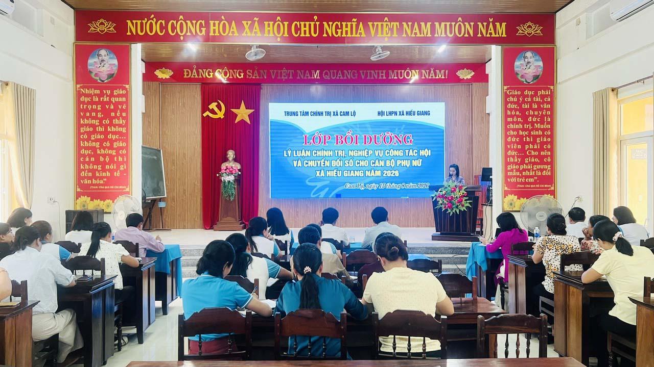 57 cán bộ, hội viên phụ nữ tham gia bồi dưỡng lý luận chính trị, nghiệp vụ công tác Hội và chuyển đổi số năm 2026