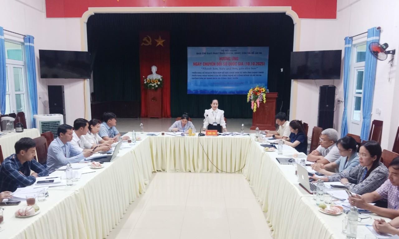 ĐOÀN KIỂM TRA CẢI CÁCH HÀNH CHÍNH CỦA TỈNH QUẢNG TRỊ LÀM VIỆC TẠI XÃ HIẾU GIANG