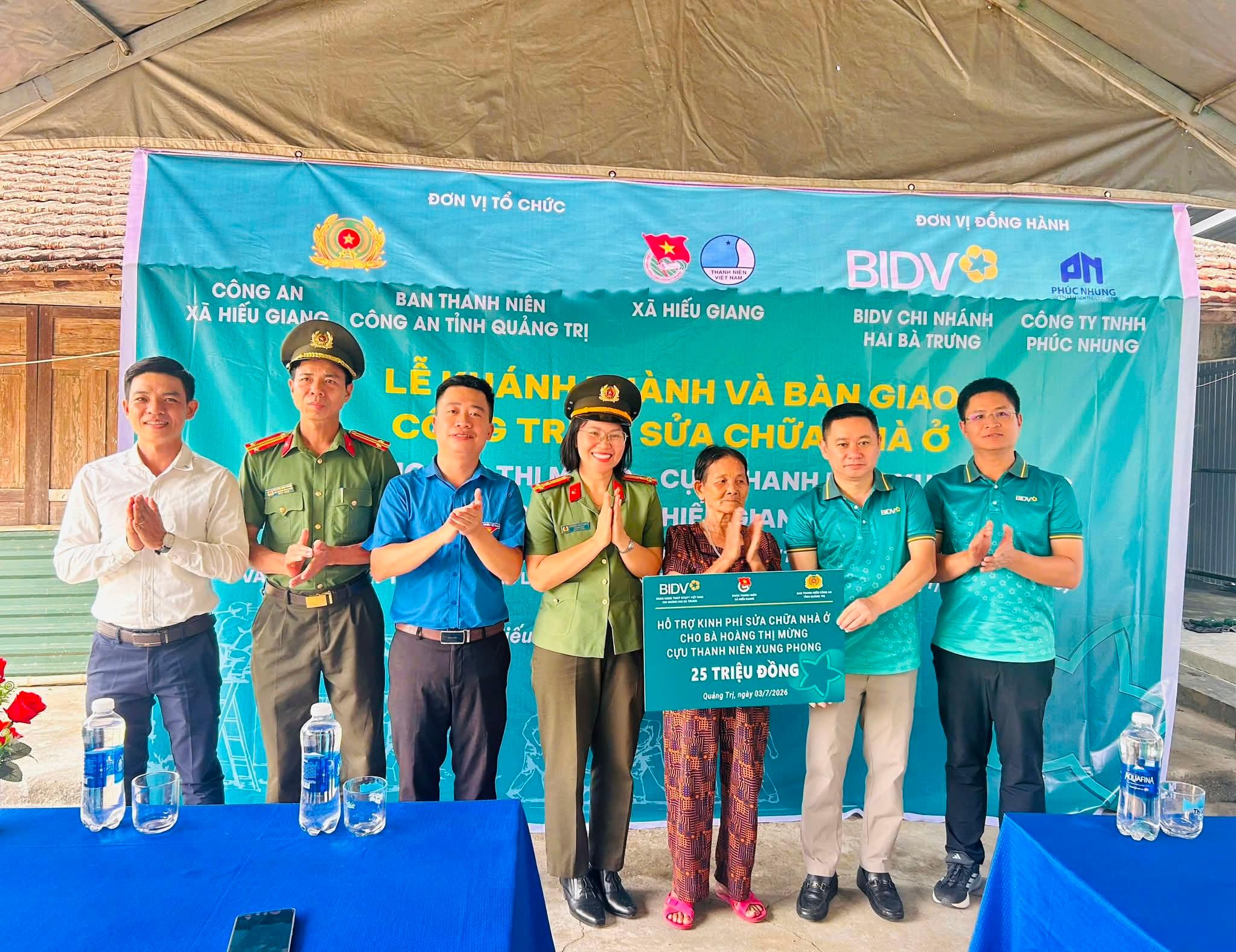 Khánh thành và bàn giao công trình sửa chữa nhà ở cho bà Hoàng Thị Mừng – Cựu Thanh niên xung phong có hoàn cảnh khó khăn