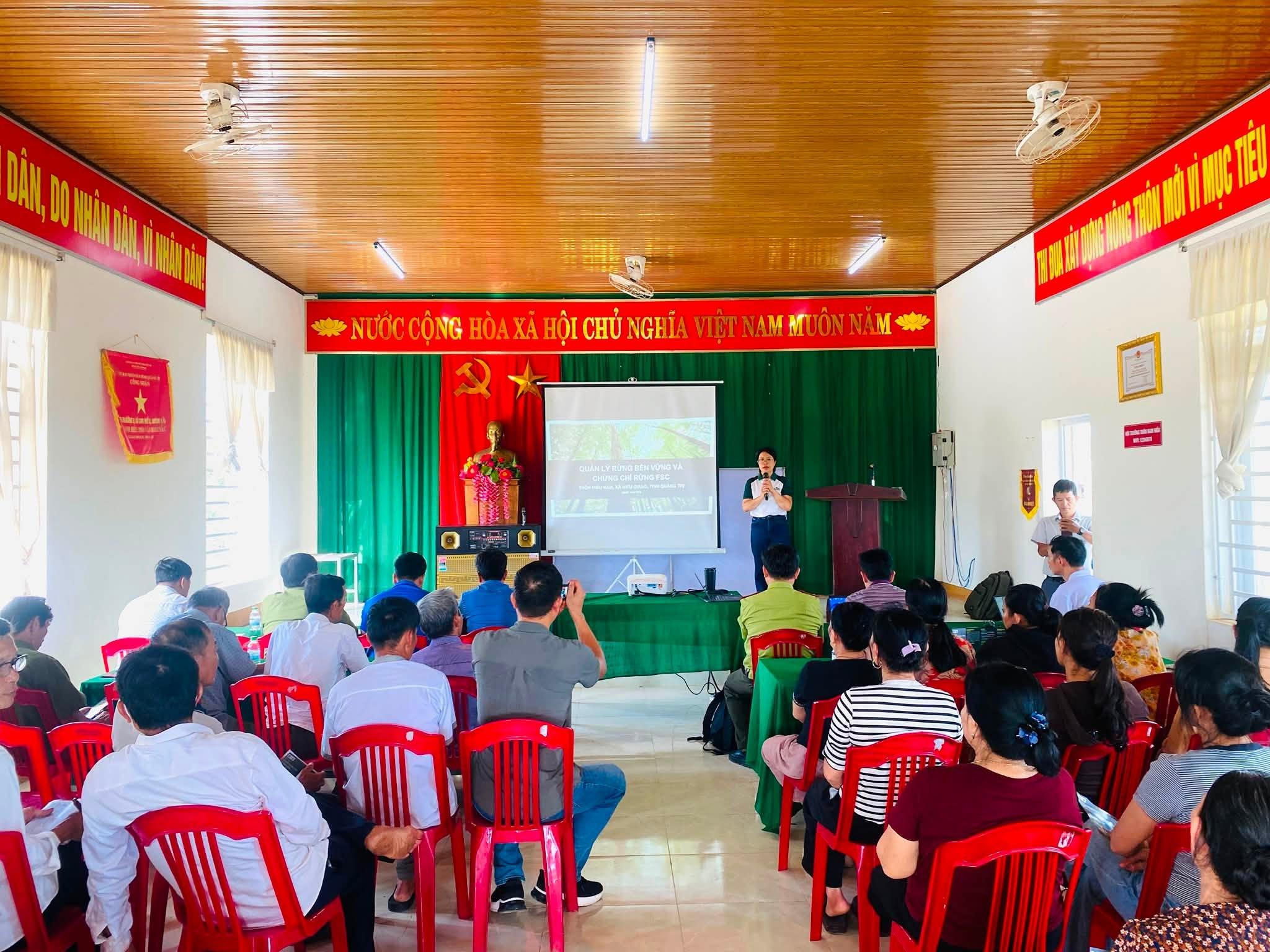 Truyền thông quản lý rừng bền vững và chứng chỉ rừng FSC tại thôn Hiếu Nam