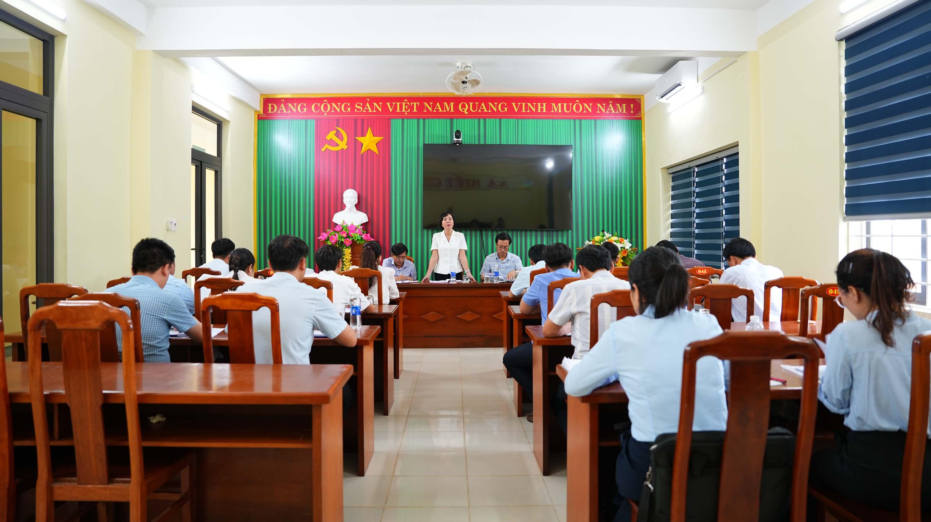 Họp Ban Chỉ đạo sắp xếp, tổ chức lại các thôn trên địa bàn xã Hiếu Giang