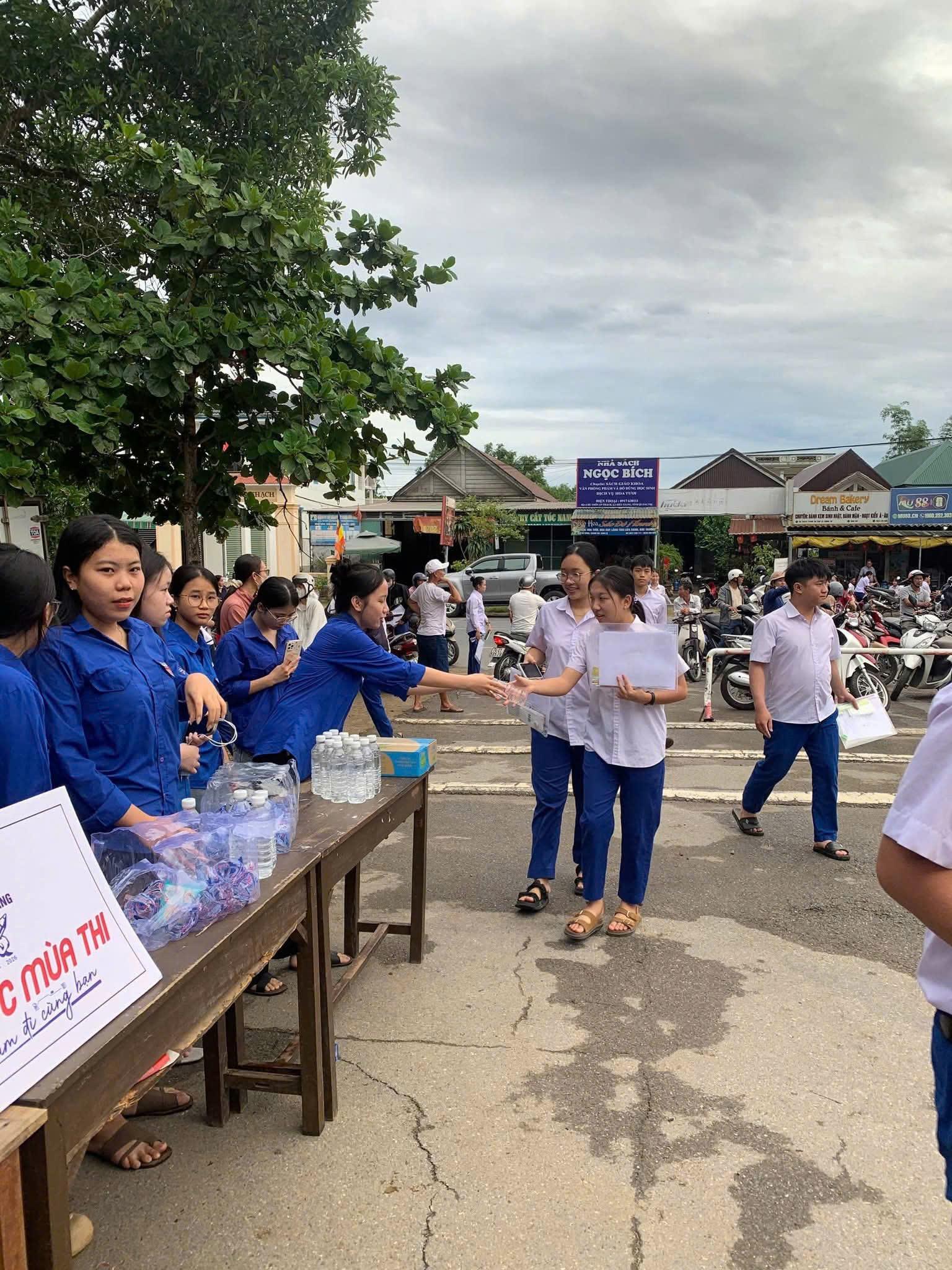 Tuổi trẻ xã Hiếu Giang tình nguyện tiếp sức mùa thi tốt nghiệp THPT 2026